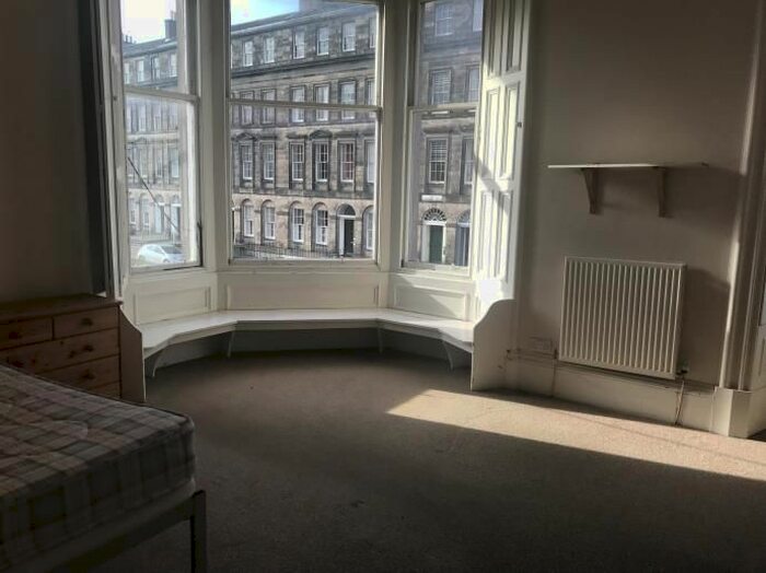 4 Bedroom Flat To Rent In , Melgund Terrace, Edinburgh, EH7