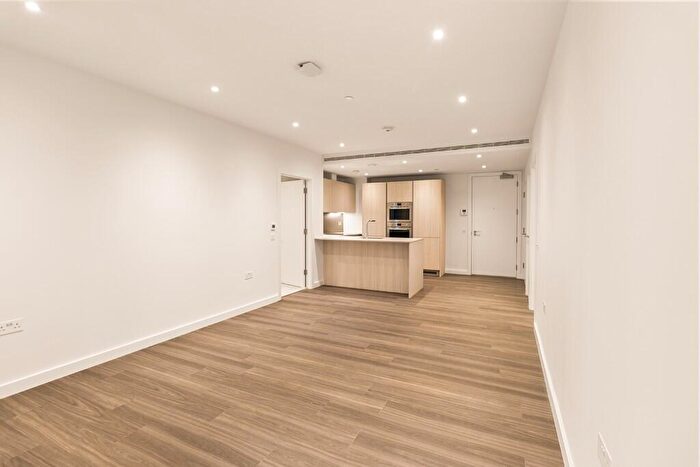 2 Bedroom Apartment To Rent In Nine Elms Lane, London, SW11
