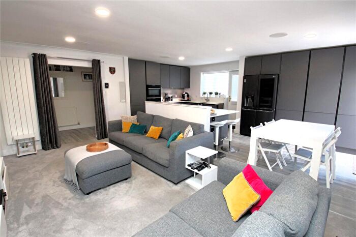 2 Bedroom Bungalow For Sale In Dalewood Road, Fareham, Hampshire, PO15