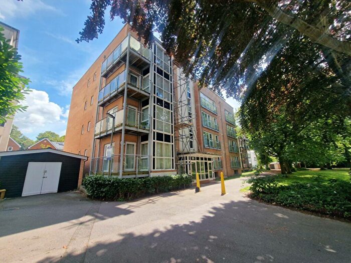 1 Bedroom Flat To Rent In Suttones Place, Southampton, SO15