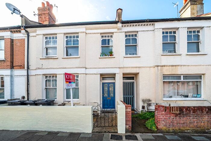 2 Bedroom Flat For Sale In Garratt Terrace, London, SW17