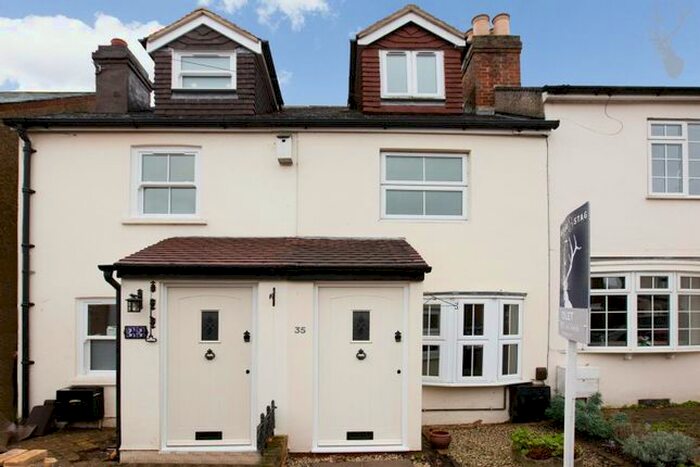 3 Bedroom Property To Rent In Woburn Avenue, Theydon Bois, Epping, Essex, CM16