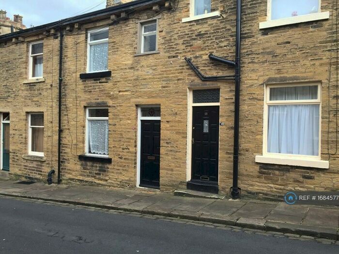 2 Bedroom Terraced House To Rent In Herbert Street, Shipley, BD18