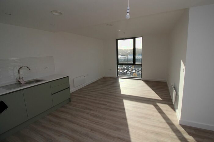 2 Bedroom Flat To Rent In Chevette Court Kimpton Road., Luton, Bedfordshire LU2