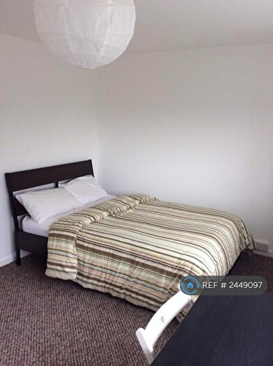 5 Bedroom Terraced House To Rent In Travellers Lane, Hatfield, AL10