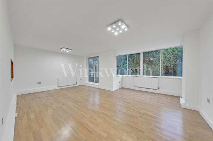 3 Bedroom Apartment To Rent In Ravenscroft Avenue, London, NW11