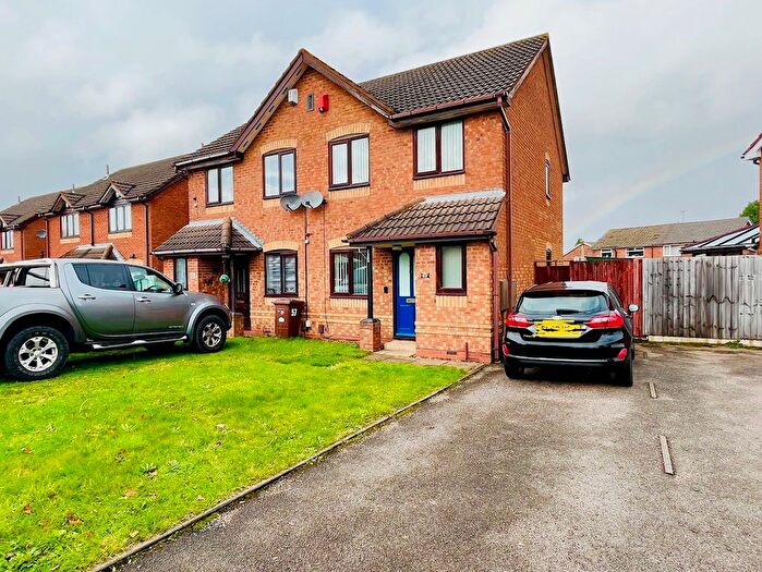 3 Bedroom Semi-Detached House To Rent In Lichfield Road, Walsall, WS8