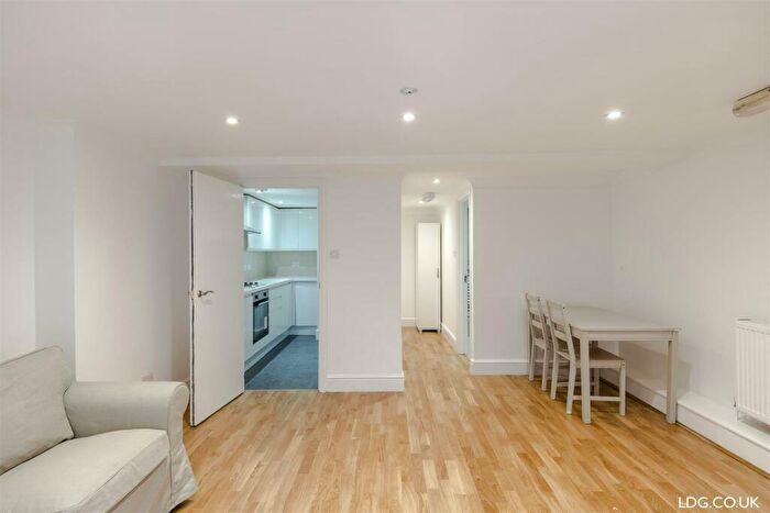 1 Bedroom Flat To Rent In Church Street, Marylebone, NW8