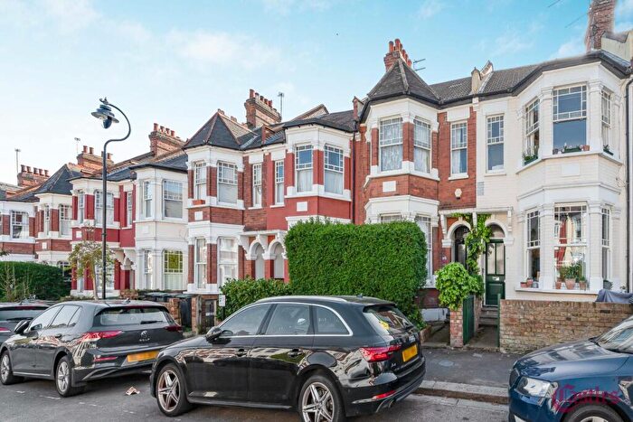 4 Bedroom Terraced House For Sale In Rathcoole Gardens, N8