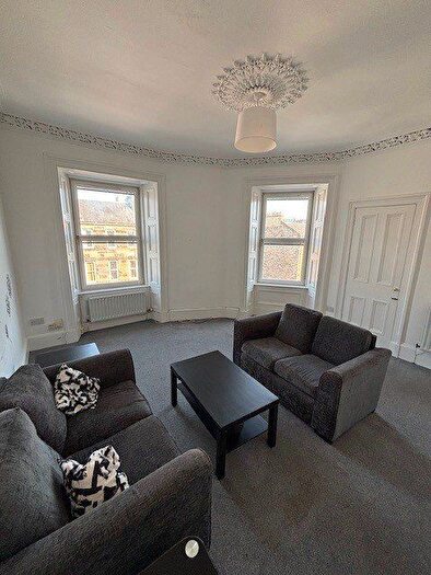 4 Bedroom Flat To Rent In Murieston Crescent, Edinburgh, EH11