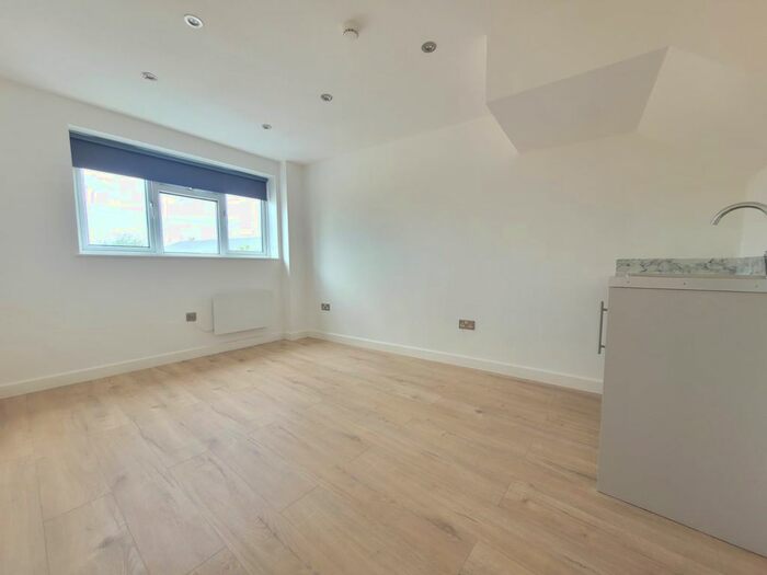 Studio To Rent In High Street, Uxbridge, UB9