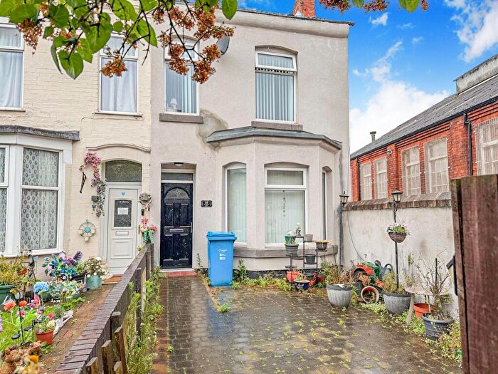3 Bedroom End Of Terrace House For Sale In Lonsdale Street, Hull, HU3