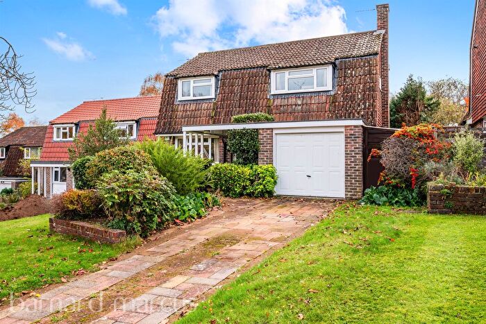 3 Bedroom Detached House For Sale In Walnut Close, Epsom, KT18