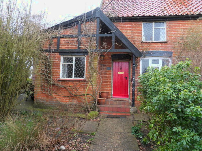 3 Bedroom Cottage To Rent In Blo Norton, IP22