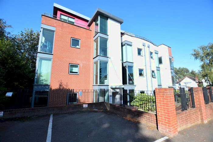 2 Bedroom Flat To Rent In Allon Court, Eaton Road SM2
