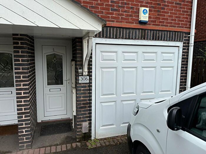 3 Bedroom Town House To Rent In Gedling Road, Arnold, NG5