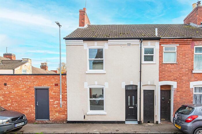 2 Bedroom End Of Terrace House For Sale In Harcourt Street, Kettering, NN16