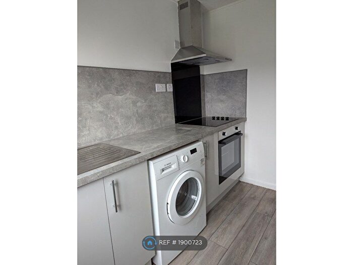 2 Bedroom Flat To Rent In Firrhill Crescent, Edinburgh, EH13