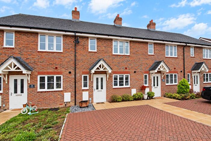 3 Bedroom Terraced House For Sale In Kirkeby Close, Aylesbury, HP22