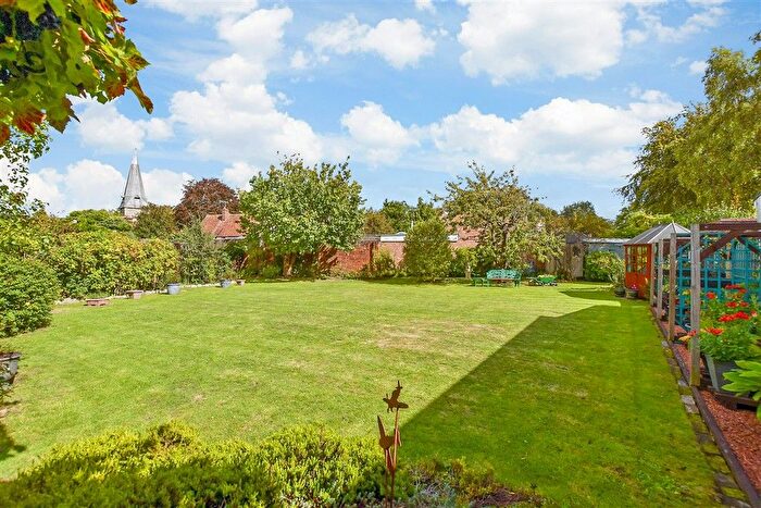 4 Bedroom Property For Sale In High Street, Fordwich, Canterbury, Kent, CT2