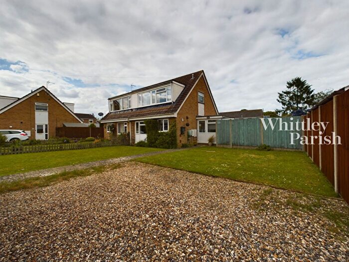 3 Bedroom Semi-Detached House For Sale In Church Close, Roydon, Diss, IP22