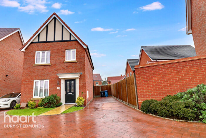3 Bedroom Detached House For Sale In Olsen Road, Bury St Edmunds, IP32