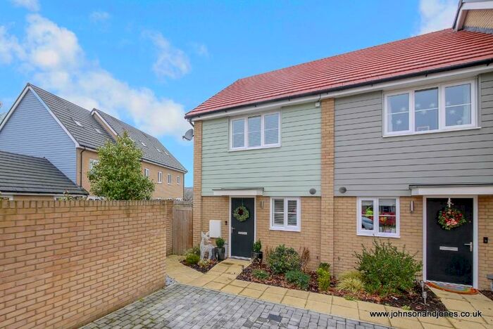 2 Bedroom End Of Terrace House To Rent In Medland Mews, Chertsey, Surrey, KT16