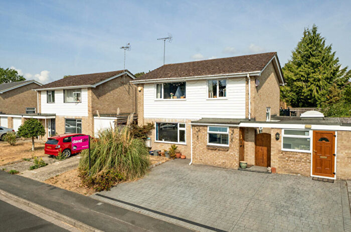 5 Bedroom Detached House For Sale In Goodwood Close, Burghfield Common, Reading, Berkshire, RG7