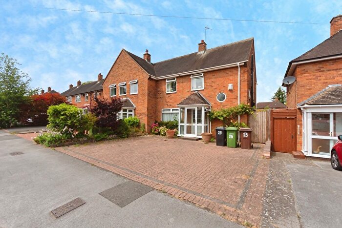 3 Bedroom End Terrace House For Sale In Blenheim Road, Shirley, Solihull, West Midlands, B90