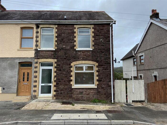 3 Bedroom End Of Terrace House For Sale In Llandeilo Road, Llandybie, Ammanford, SA18