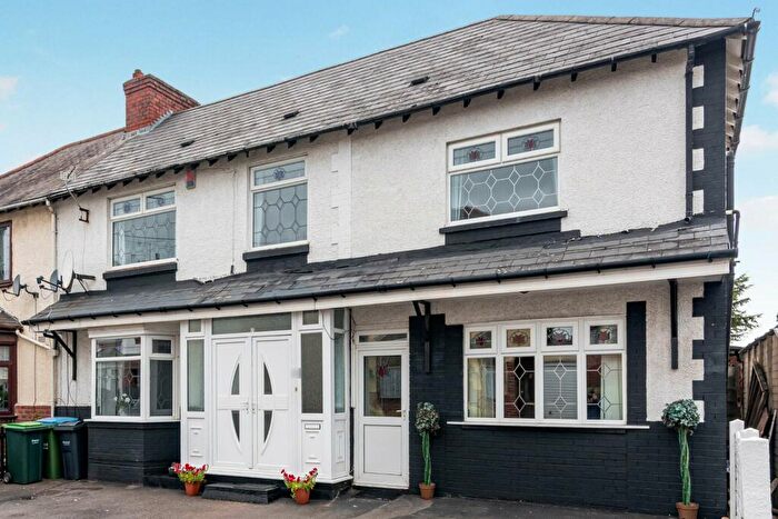 8 Bedroom Semi-Detached House To Rent In Pool Lane, Oldbury, B69