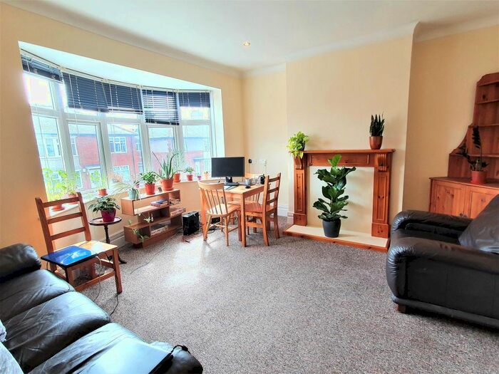 2 Bedroom Flat To Rent In Guelder Road, Heaton, Newcastle Upon Tyne, NE7