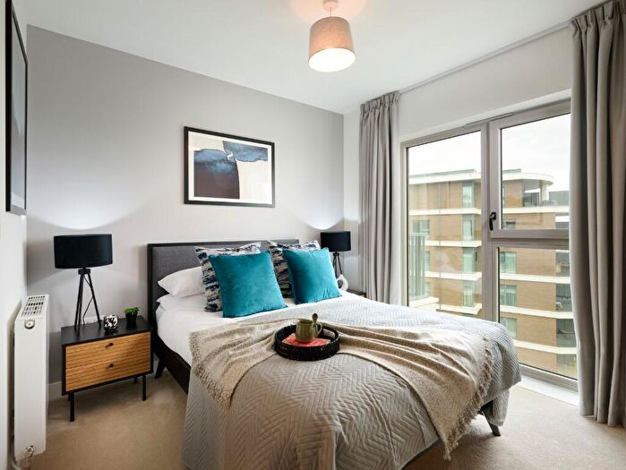 2 Bedroom Apartment For Sale In Green Park Village & Bankside Gardens, Flagstaff Road, Reading, RG2