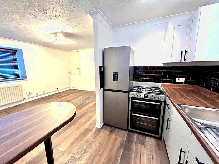 2 Bedroom Maisonette To Rent In Connaught Gardens, Morden, SM4