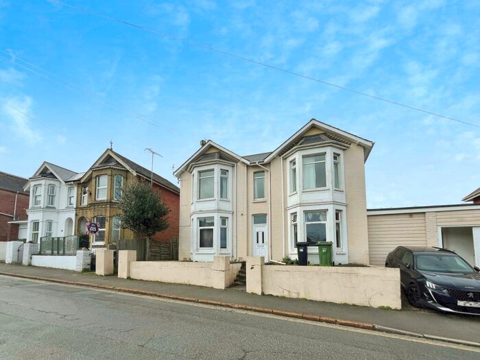 2 Bedroom Apartment To Rent In St Johns Road Shanklin, PO37