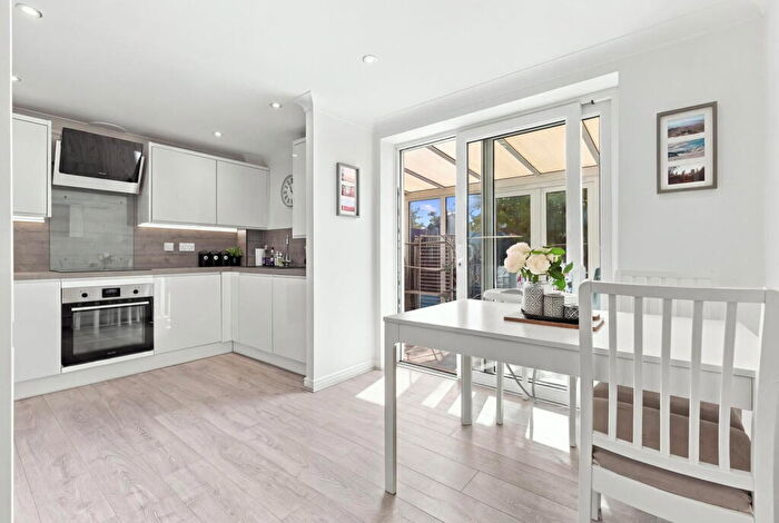 3 Bedroom Semi-Detached House For Sale In Northampton Grove, Langdon Hills, Basildon, SS16