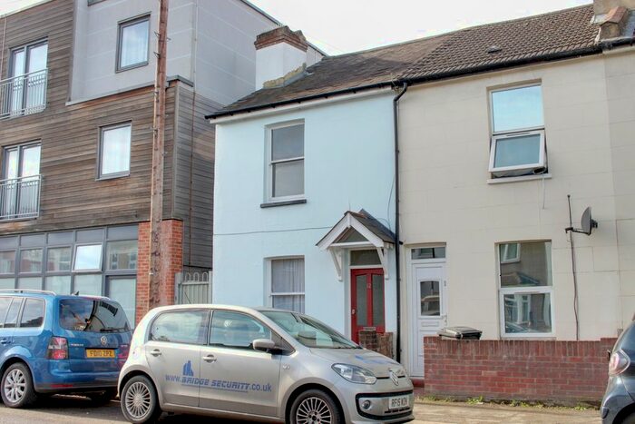 Studio To Rent In Sanderstead Road, South Croydon, CR2