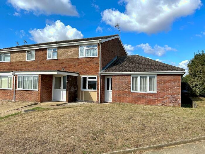 Houses for sale & to rent in IP2 0TH, Teal Close, Sprites Ipswich