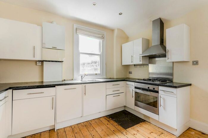 3 Bedroom Maisonette To Rent In Ormiston Grove, Shepherd's Bush, London, W12
