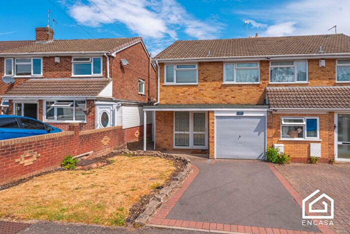 3 Bedroom Semi-Detached House For Sale In Lyons Grove, Birmingham, B11