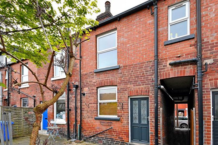 2 Bedroom Terraced House To Rent In Thirlmere Road, Sheffield, S8