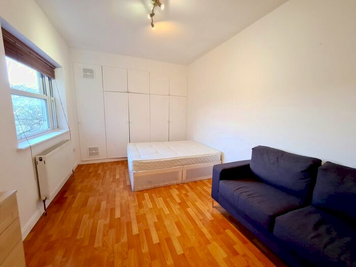 2 Bedroom Flat To Rent In Hornsey Road, London, N19