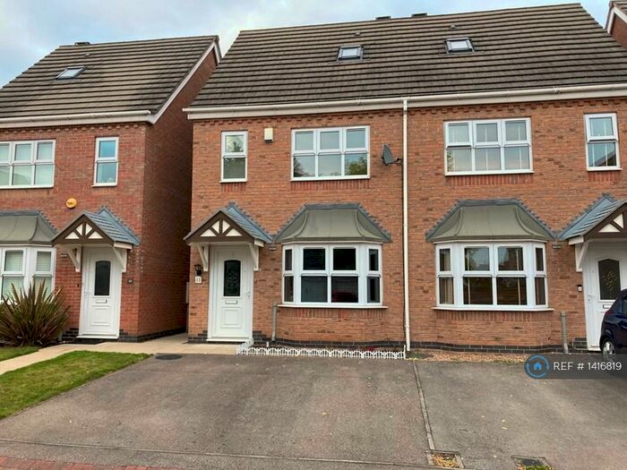 3 Bedroom Semi-Detached House To Rent In Thomas Close, Braunstone, Leicester, LE3