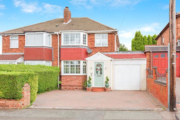 3 Bedroom Semi-Detached House For Sale In Ethelfleda Road, Hockley, Tamworth, B77