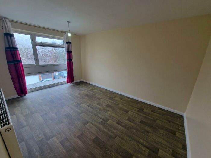 2 Bedroom Apartment To Rent In Brook Street, Luton, LU3