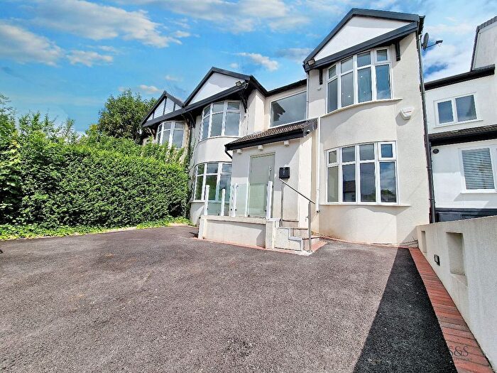 5 Bedroom Semi-Detached House For Sale In Overbrook Drive, Prestwich, Manchester, M25