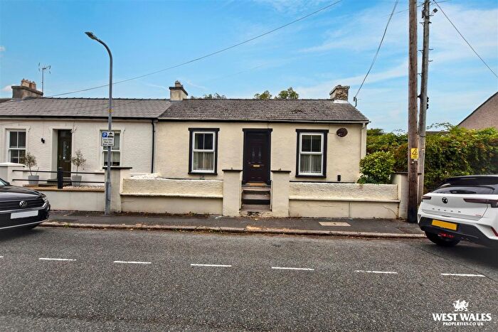 2 Bedroom Cottage For Sale In Waterloo Road, Pembroke Dock, SA72