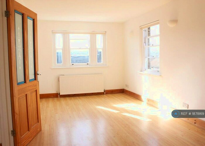 1 Bedroom Flat To Rent In Ordell Road, London, E3