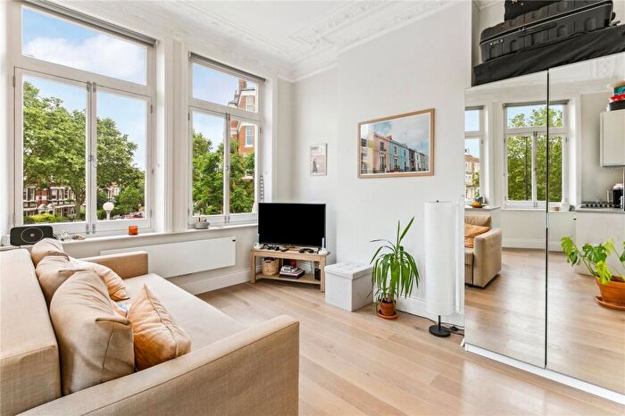 1 Bedroom Apartment To Rent In Battersea Bridge Road, London, SW11