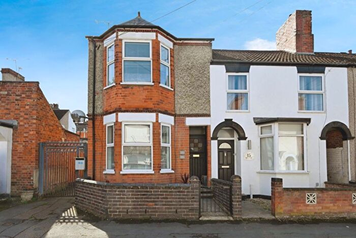 2 Bedroom Flat For Sale In Spring Street, Rugby, CV21
